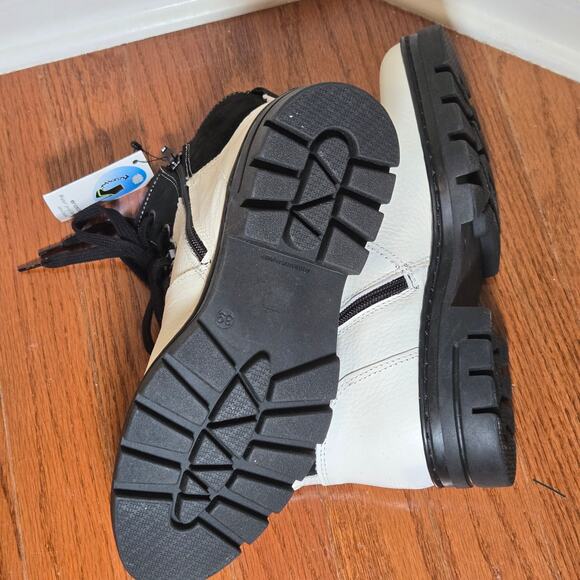 NWT Eric Michael White And Black Kai Leather. Women's Size 39 8.5-9 - Picture 7 of 9